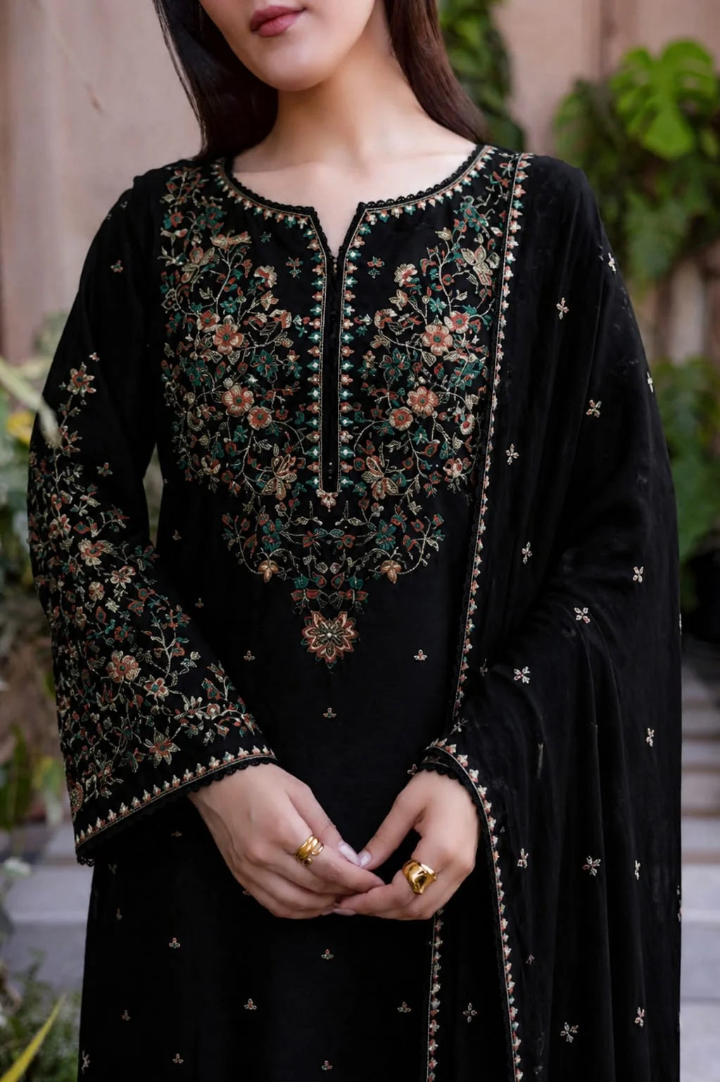 SR-D2800 HIGHLY RECOMMENDED (8.2 Meters) Unstitched Fully Embroidered Dhanak Suit With Embroidered Dhanak Shawl