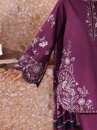Zohra Embroidered  Winter 3PC Dhanak Embroidered Suit - kp33152