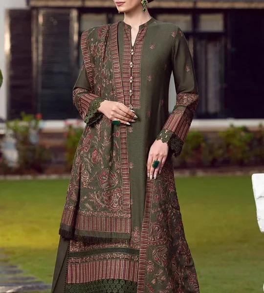 BR-925 Dhanak Embroidered Suit with Dhanak Embroidered Shawl