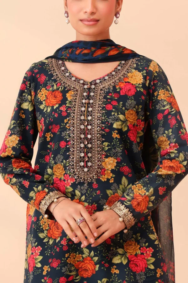 BQ-40 Digital Printed Khaddar Suit 3pc with Khaddar Digital Printed Dupatta & Embroidered Patches
